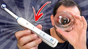 73K views · 1.7K reactions | Se você acha perigoso ter uma escova de dente elétrica na pia do banheiro por conta da proximidade com a água, pode ficar tranquilo! Ela é extremamente segura e o carregamento é feito por indução eletromagnética, fenômeno responsável pelo surgimento de correntes elétricas em materiais condutores imersos em campos magnéticos. Quer ver como é uma por dentro?? Confira o vídeo! #ManualdoMundo #OQueTemDentro #EscovaElétrica | Manual do Mundo | Facebook