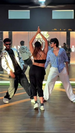 කොහොමද ඒක 🔥 Dc: @Randy___Dance එන්න vibe dancer කෙනෙක් වෙන්න Rds family එකට. Contact 0778169248 #foryou #randydance #randydancestudio #trending #capcut