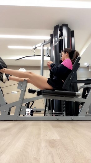 Kriti Kharbanda on Instagram: "Getting back to the grind post malaria hasn’t been easy. The weakness, the messed up system, heavy medication and mood swings :) but we’re getting there. Virtual workouts with @sameerhansari :) he pushes me and motivates me :) Jumped right into work before I could recover completely. Not the smartest thing to do, but the show must go on. #goals #2020 #workoutmode #2021 you better be better :)"