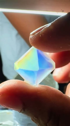 Very Rare Color-Changing Gemstone 💎✨ | Square-Cut Magic From Sri Lanka 🇱🇰