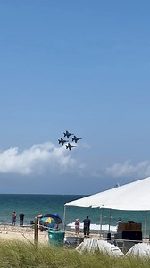 BLUE ANGELS BEACH BURNER! 🔈✈️ #viralreels #reelsfyp #facebookreels #airshowvideos #instagramreels #military #blueangels #facebookreel #navy #airshow #f18 #reels #reelsfb #reelsfyp #fyp #fy #friendship #friend #fblifestyle | Airshow.Videos