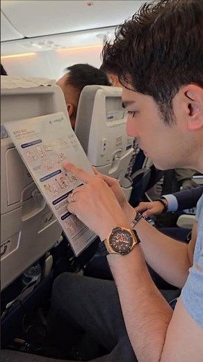 How to spot a first time flyer 🧐 #newbie #novice #traveller #funny