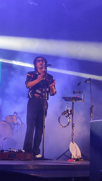 Al final del infinito entre ríos púrpuras | Zoe_the_band