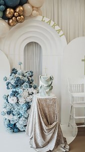Table styling vs. bespoke tablescapes what’s the difference? And what do I book? ⁣ Table styling brings elegance and cohesion without you worrying about setting up the event yourself. I mean, you need to get yourself ready as well right? It’s all beautifully arranged place settings, stationery and your favours that elevate your event. ⁣ But what are bespoke tablescapes? They’re immersive, interactive worlds built into the center of your tables. They are designed to spark conversation, evoke emot