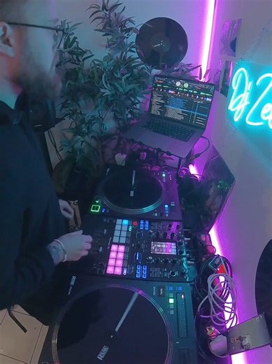 Master DJ Scratching Techniques Through Practice