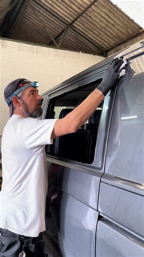 What a crazy Friday! 😳 Today we removed 5 windows and refitted/fitted new windows. One van was a T6.1 in for factory sliders to be replaced for fixed windows. Another with DIY badly fitted windows that were leaking. Plus a Transit in for window re-fit. All done by 11.20 AM. We have a fantastic team and I cannot thank them enough for their hard work always 🙂🥳 #VanWindows #LeakingVanWindows #VWWindows #TransporterWindows #AppleCountyCustoms