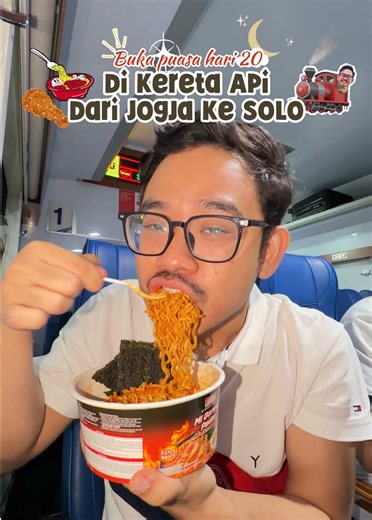 ga kerasa di kereta cuman sejam doang dari Jogja ke Solo🚂😋