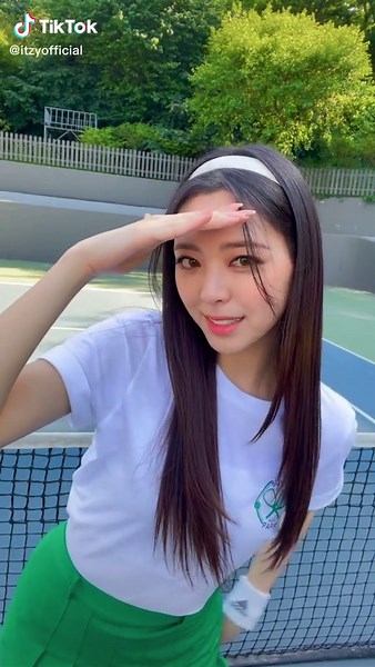 ITZY Official Fanclub Midzy 2nd Generation Recruitment and Yuna's ICY Introduction