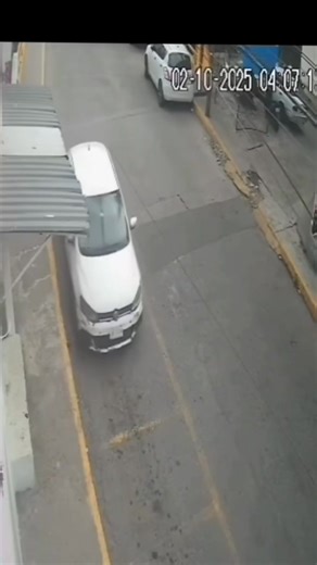 🚨💔 POR FAVOR AYUDA A DIFUNDIR 💔🚨 Ella es Kimberly Hilary Moya González, tiene 16 años y es menor de edad. 🙏 El pasado 2 de octubre, alrededor de las 4 de la tarde, salió de su casa en San Rafael Chamapa, Naucalpan, para sacar copias de una tarea… llegó al lugar, pero nunca regresó a casa. 😢 📍 Su trayecto fue del Gym Domus de Los Aceites hacia El Pirul, y desapareció en la subida del Pirul. Desde ese momento no se sabe nada de ella. Su familia, amigos y vecinos la buscan sin descanso. 💔 ¡