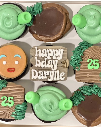 Delicious Shrek Themed Cupcakes for Fans