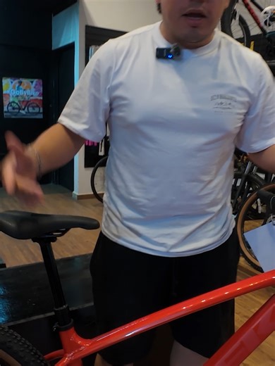 Trek Marlin 6 🚵‍♂️ La MTB perfecta para subir tu nivel Si quieres mejorar tus habilidades en pista y ganar confianza en cada bajada, la Trek Marlin 6 es ese paso firme hacia adelante. Su geometría más holgada y actualizada te da mayor control en descensos, mientras que la tijera de suspensión suaviza los terrenos irregulares para que puedas concentrarte en disfrutar y progresar. ✔️ Geometría estable y moderna ✔️ Suspensión delantera para absorber impactos ✔️ Manejo más seguro en descensos ✔️ So