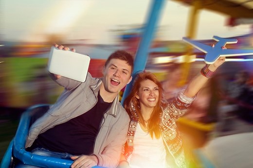 ディズニーランドやUSJで無断撮影するのは禁止？法的問題点を解説 | モノリス法律事務所