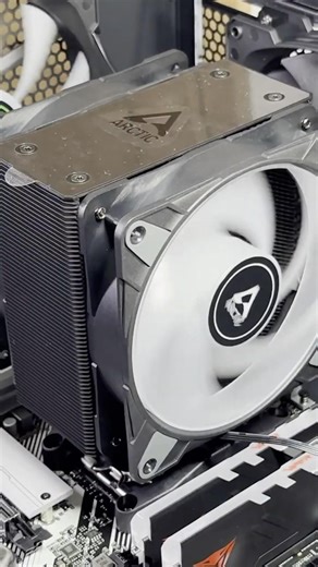 This Arctic cooler really likes to click