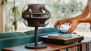 Eski Apple tasarımcısından fütüristik hoparlör: Cell Alpha