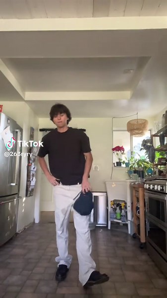 I have an addiction to biting my bottom lip and i didnt realize that i do it in every single video until now! Bonus points if u can see the wet spot on my pants