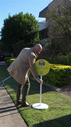 Ever wondered why open home signage matters? It’s more than just a marker - it’s an invitation. A signal that draws buyers in before they even step inside. #OpenHomeTips #RealEstateStrategy #SignageMatters #RayWhiteMaroochydore