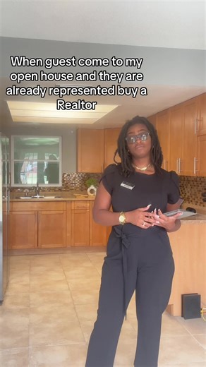 The moment the open house visitor comes alone but says ‘Yeah I’m already working with someone.’ 😭 if your realtor Is too busy just call me 🤷🏾‍♀️I can show you homes after your pre approved #realtorlife #realtorhumor