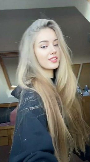Russian Girls in the Trendiest Fall Fashion Hot Russian Reels #AutumnStyle #CozyLooks