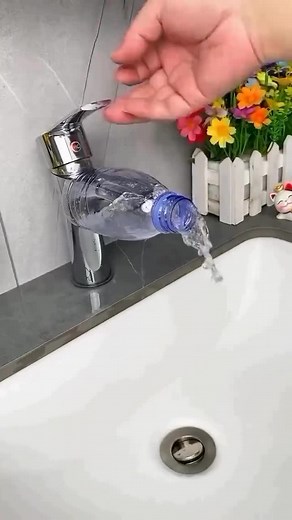 Tips Recipes Wellness on Instagram: "Tired of splashes and hard-to-reach spots? Upgrade your sink with the 1080° Rotating Faucet Filter! Dual water modes, easy install, and fits most faucets. 💬 Comment ‘FILTER’ below and we’ll DM you the link! #1080RotatingFaucetFilter #FaucetExtender #SplashFilter #KitchenHacks #FaucetUpgrade"