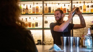 NY Lifts Statewide Virus Curfew for Indoor Bars, Eateries