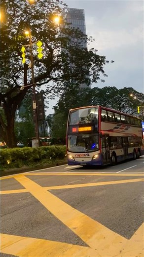 (Legendary) An Alexander Dennis E500 plate no. WC4863G passing by KLCC