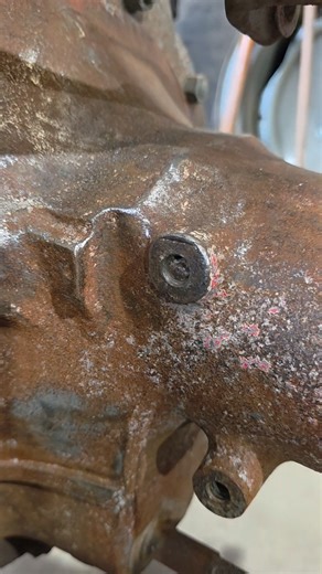 Broken battery tray stud plans for the day. #bundybearsshed #crcindustriesau #queenslandtractorspares | Bundy Bears Shed