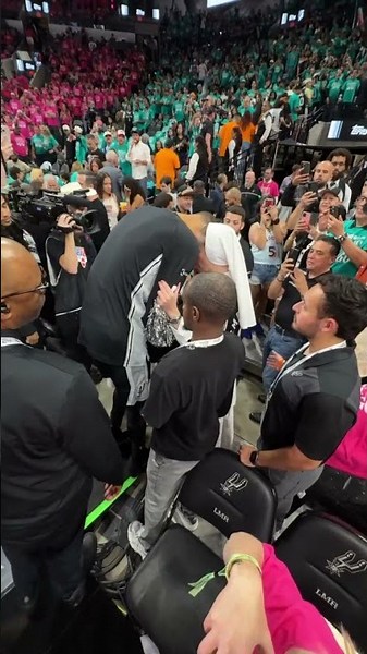 Wemby and the Spurs Nuns shared a moment pregame before Game 1 of the #NBAFinals! 👽