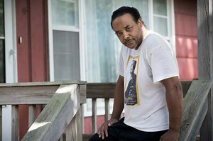 Black Man Handcuffed At Gun Point While Moving Into Newly Bought Home!