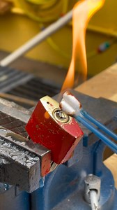 Key stuck in the lock? Retired locksmith shares genius fix #brokenkey #locksmithtip #padlockfix #usa | Do It YourSelf