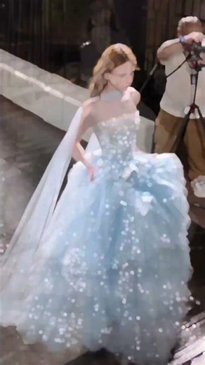 Stunning Beautiful Girl | Elegant Modelling Walk | Fashion Style Video