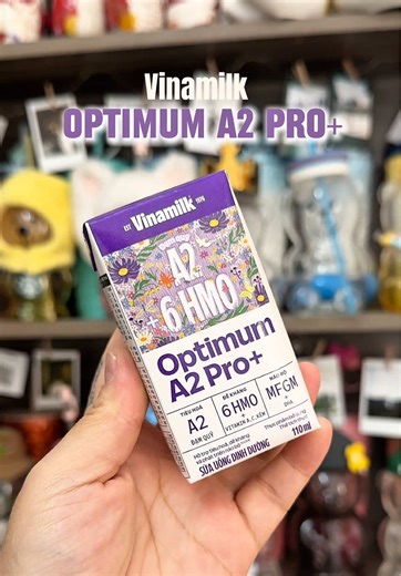 Nhìn bảng thành phần sữa như thế này thì ai làm lại Vinamilk Optimum 😍 Các mẹ cứ mua ở trang web/app hoặc ra cửa hàng chính hãng vinamilk như mẹ cháu nhee #HoptacVinamilk #OptimumA2ProCong #6HMO #nuoicon #gansuame *Sản phẩm có công thức độc quyền lấy cảm hứng từ các dưỡng chất trong sữa mẹ với 6 HMO đầu tiên tại Việt Nam