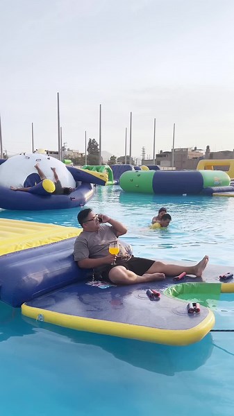 Diviértete en Aquatica: Atracciones Acuáticas para Todos