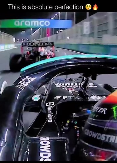F1 Verstappen vs Hamilton racing highlights