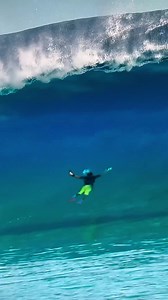 MADNESS 💙🌊 Epic moment...🔥 ....🌊🙏🏼 Video 🎥 by @tim_bonython_swellchaser . #wibperu #wipeout #teahupoo #tahiti #slab #ocean #outdoors #jcrq #bodyboarding #waves #barrels #fun #lifestyle #bodyboarders #surfing #fyp #boogieboard #bodyboarder #surf #bodyboard #surfers #bigwaves #swell #sealovers #riders #videooftheday #chiribayasilo #wbs | Waves ILO Bodyboard