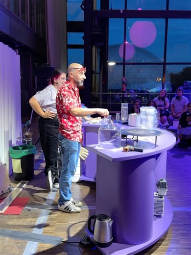 Cité des sciences et de l'industrie on Reels