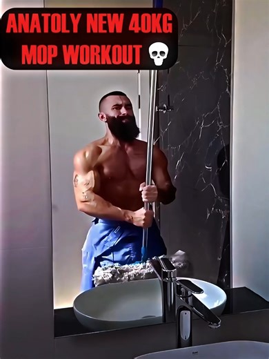 32KG Bucket Workout Prank at the Gym