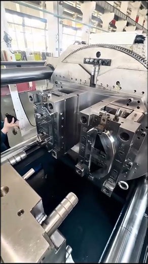 2K mould working concept, 2K Mold Working, Mould Training #plasticmolding #molddesign