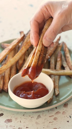 495K views · 2.1K reactions | The glowing 5-star reviews are proof these Air Fryer French Fries are a MUST-make  Get the recipe: https://foodtv.com/3Xk6Phb | Food Network | Facebook