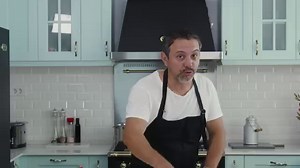 1M views · 39K reactions | Pe vremea asta ploioasă, merge așa bine o supă! Alegerea mea de azi e o supă din coadă de vită cu legume și fidea de la Arnos (au gustul celor făcute în casă). Spor la gătit! ‍ | Chef Sorin Bontea | Facebook