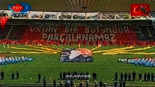 Kemalizm tam da budur işte; hokkabazlık... göz boyama... Her türlü hırsızlık, arsızlık ve ahlaksızlığı; yıl içerisinde bir kaç kez yaptıkları bu tarz hokkabazlık ve göz boyama ile örterlerdi. O devirler geride kaldı.Pislikleri ayyuka çıktı.