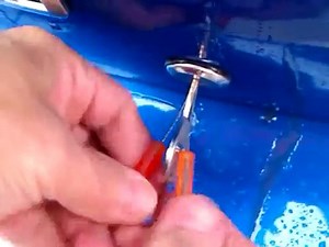 Remove broken key from a car Lock - WedgeCo.com - video Dailymotion