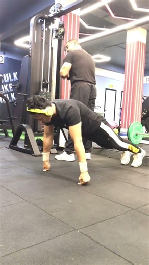 push up on thumbs 👍 #calisthenics #pushups