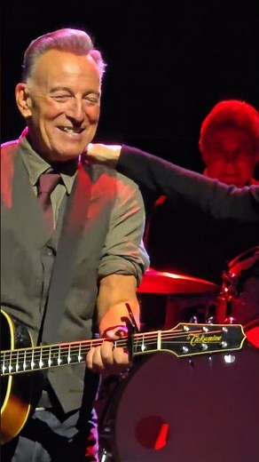 Bruce Springsteen & Patti Scialfa - "Fire" - Los Angeles, The Forum - April 4, 2024