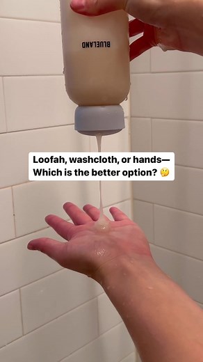 Loofah, washcloth, or hands—what’s your body wash partner of choice? 🧽🫧🖐 Bonus points if you're using our refillable body wash! While hands are the least germ-y option, if you prefer the scrub of a washcloth or loofah, just use these tips to keep them clean. And, once it’s time to toss your loofah (after two months for plastic ones, please!), consider switching to a natural, plant-based sponge that can be composted afterwards. #blueland