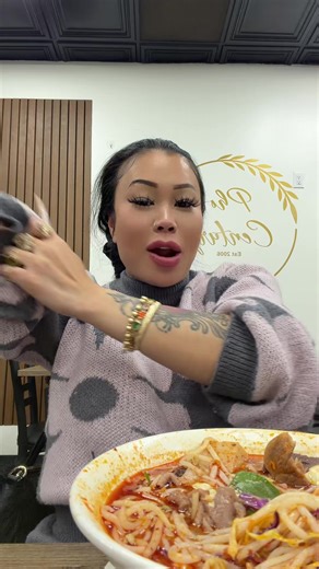 How to Make Bun Bo Hue: Lovely Mimi's Guide