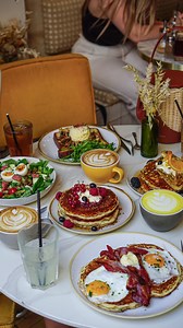 5 BRUNCHS EN TERRASSE AVEC RESERVATION 🥞😎 🥞Restaurant Martin @martinrepublique Une terrasse secrète très végétale en plein cœur Marais, au coeur de l’hôtel Renaissance Paris République. Brunch copieux et gourmand, bien présentée 📆Brunch samedi et dimanche 💶Brunch complet à environ 30€ /pers Réservation 40 bis rue René Boulanger - 75010 🥞Immersion Vendôme @immersionparis_ Terrasse ombragée en plein cœur de Paris. Une adresse que j’adore parce que les plats sont ultra gourmands et travaillés
