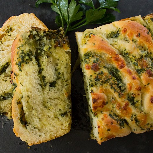 Sexy Braided Garlic Bread Full recipe: http://taste.md/1VR0siZ | Tastemade