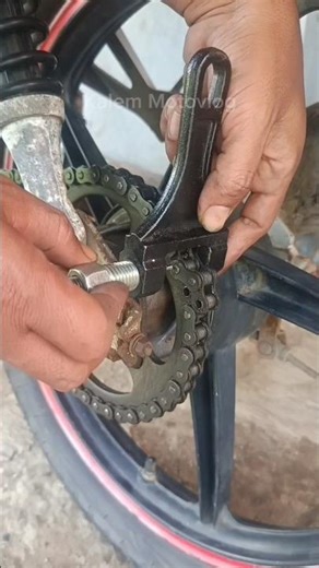 easy way to cut a motorcycle chain using a chain cutter #chain #chaincutter #chaincuttingtool