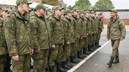 Putins junge Patrioten: Wie der Kreml die Jugend auf Linie bringt