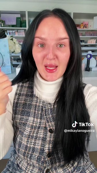 Replying to @Leslie Natasha EXTENSION TUTORIAL 🙌🏻 #hairextensions #hair #extension #hairhalo #haloextensions